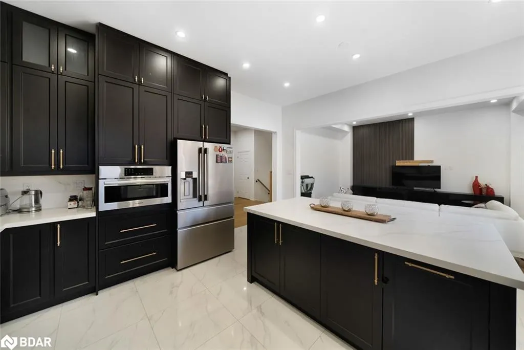 1239 Peelar Crescent