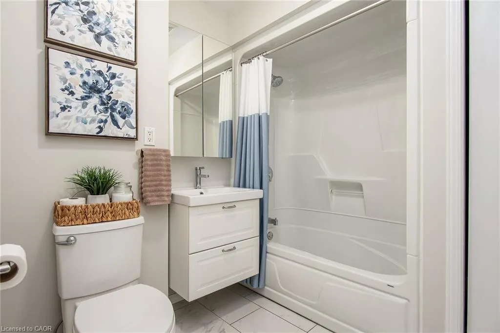 211 Veronica Drive, #11