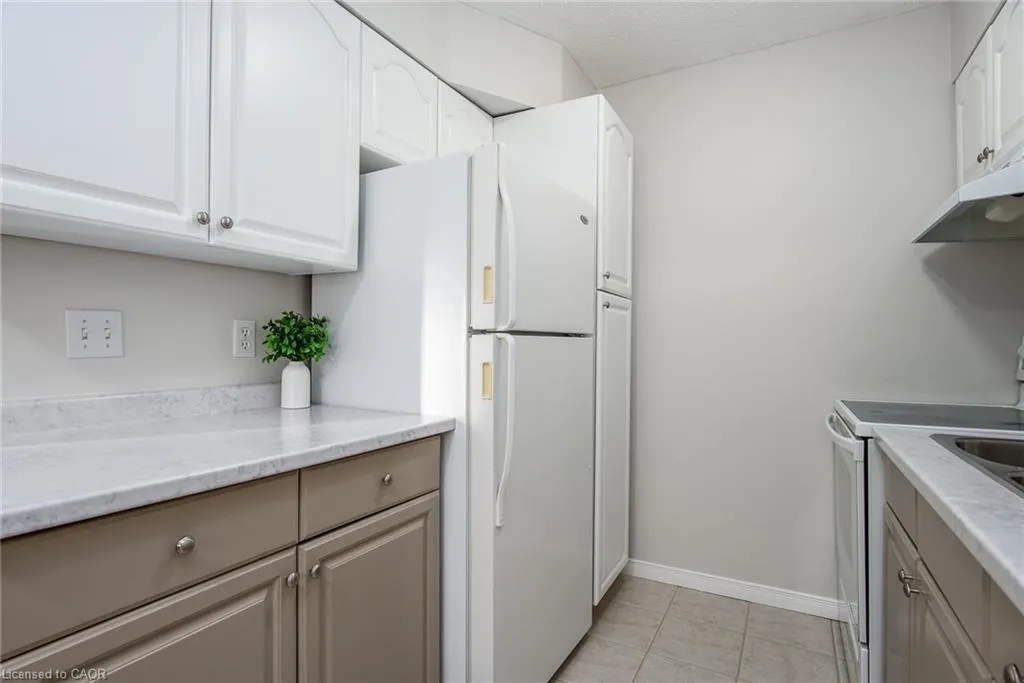 211 Veronica Drive, #11