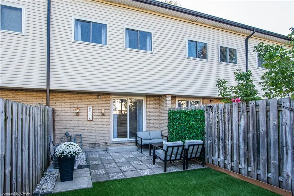 211 Veronica Drive, #11