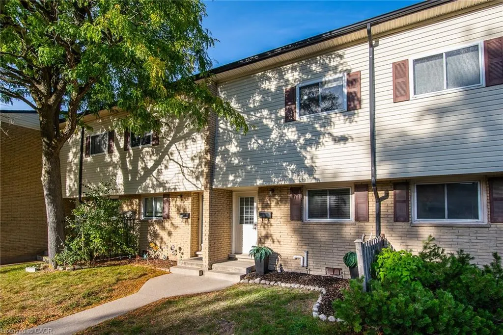 211 Veronica Drive, #11