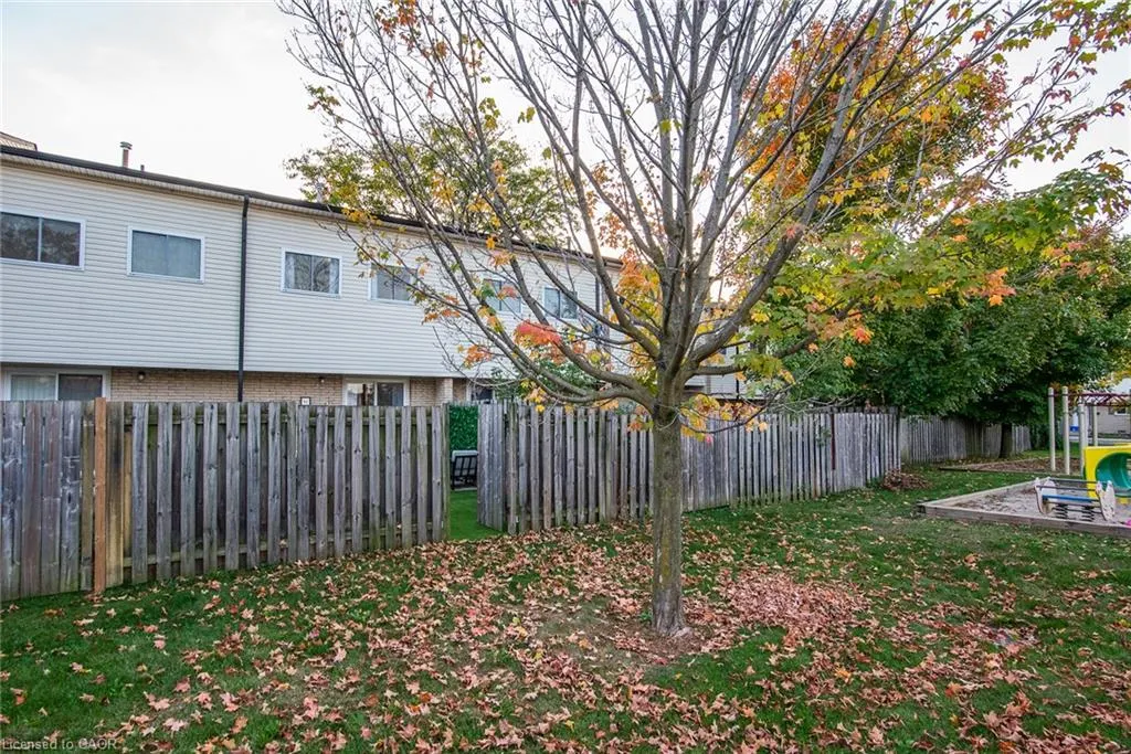 211 Veronica Drive, #11