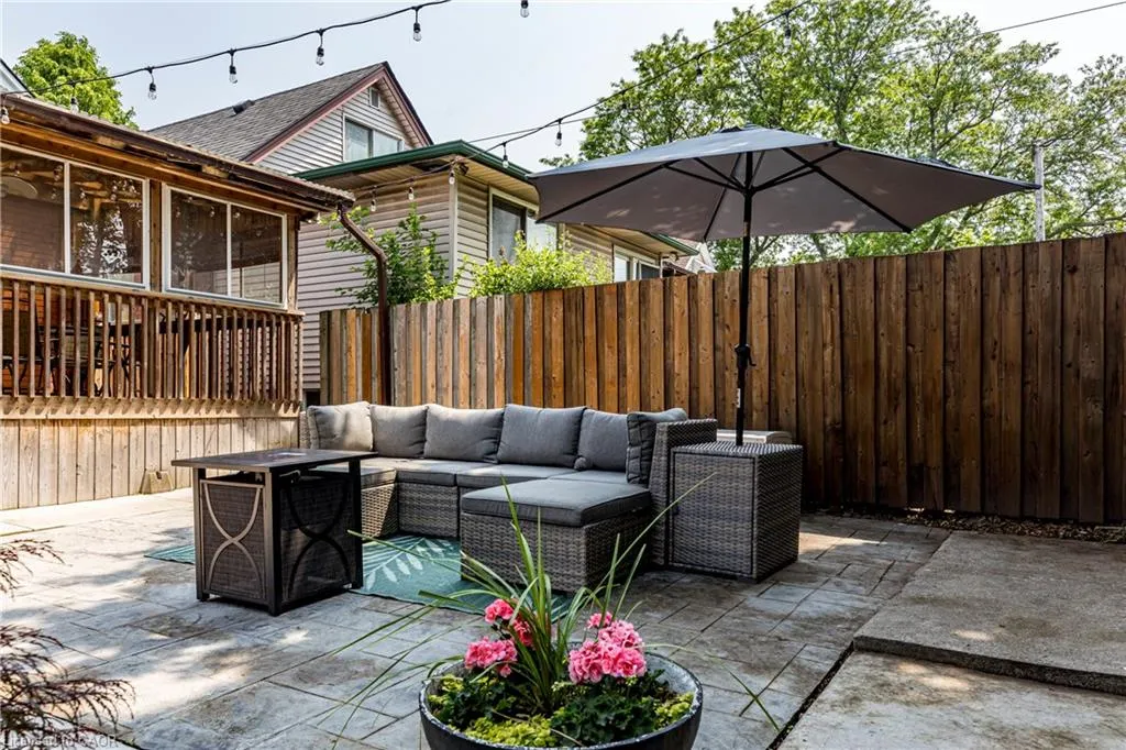 68 Graham Avenue S