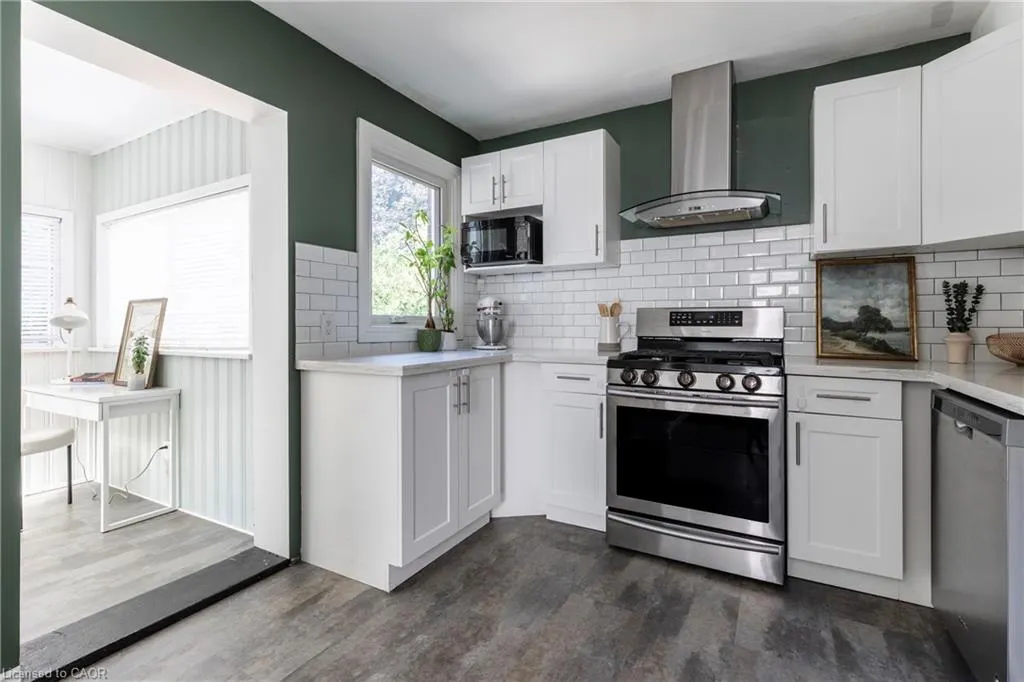 68 Graham Avenue S