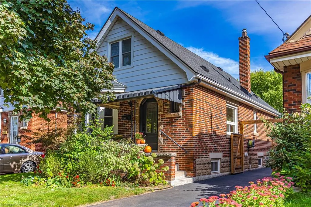 211 Wexford Avenue S