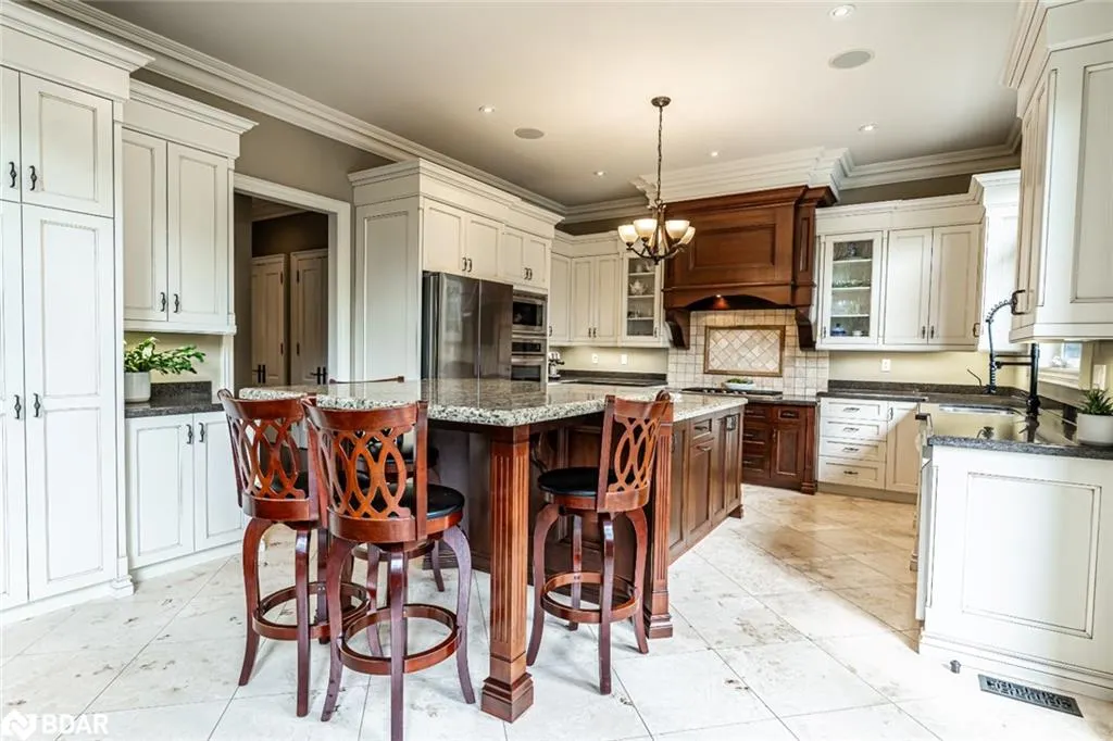 32 Gallagher Crescent