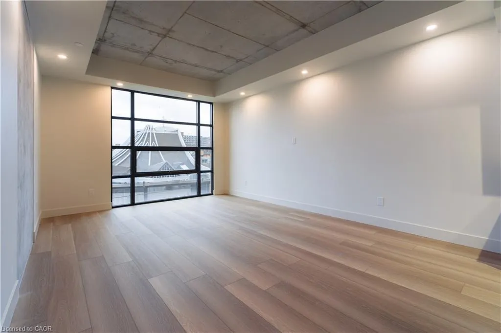 24 Augusta Street, #304