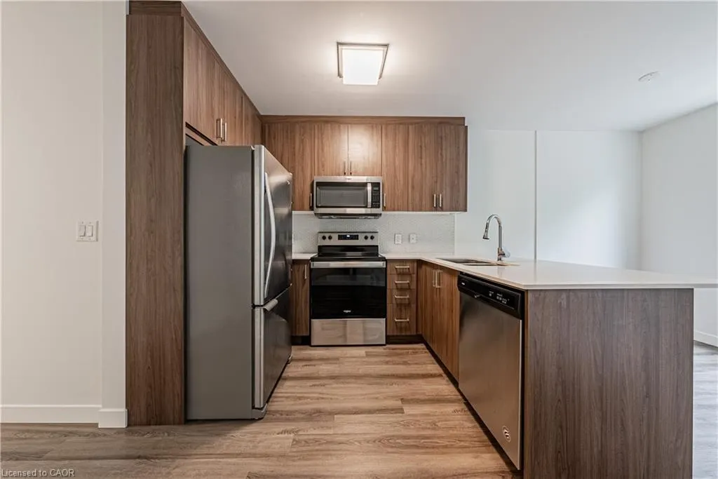 479 Charlton Avenue E, #209