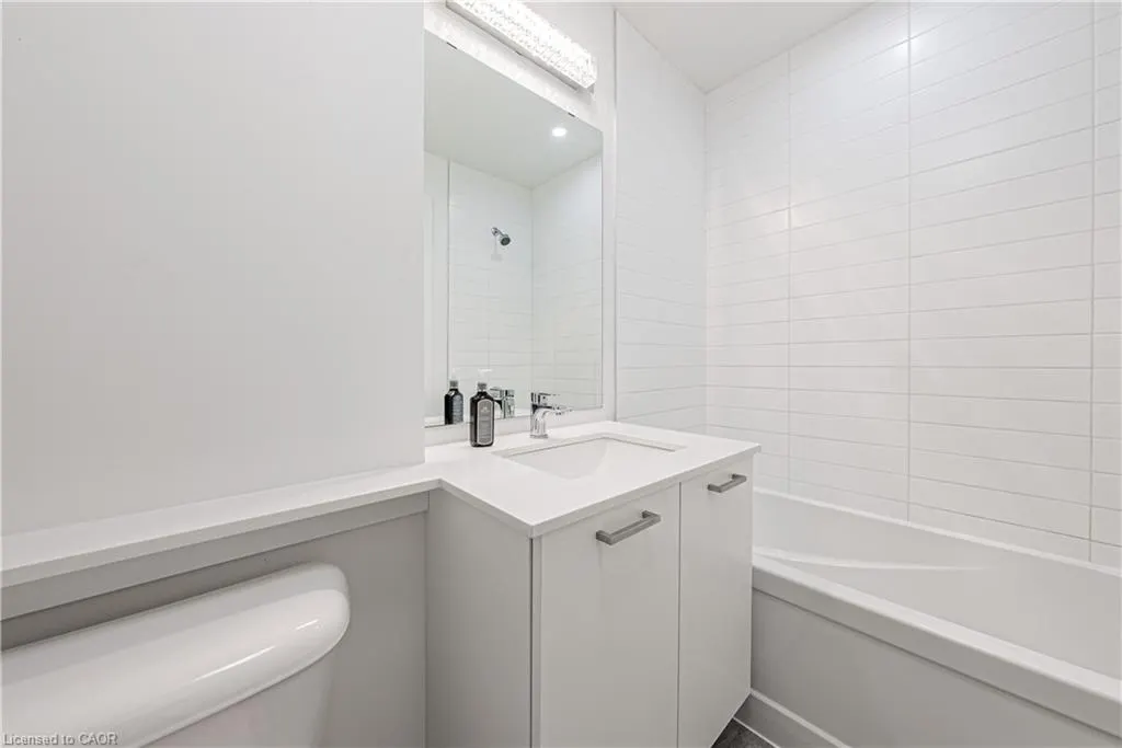 479 Charlton Avenue E, #209