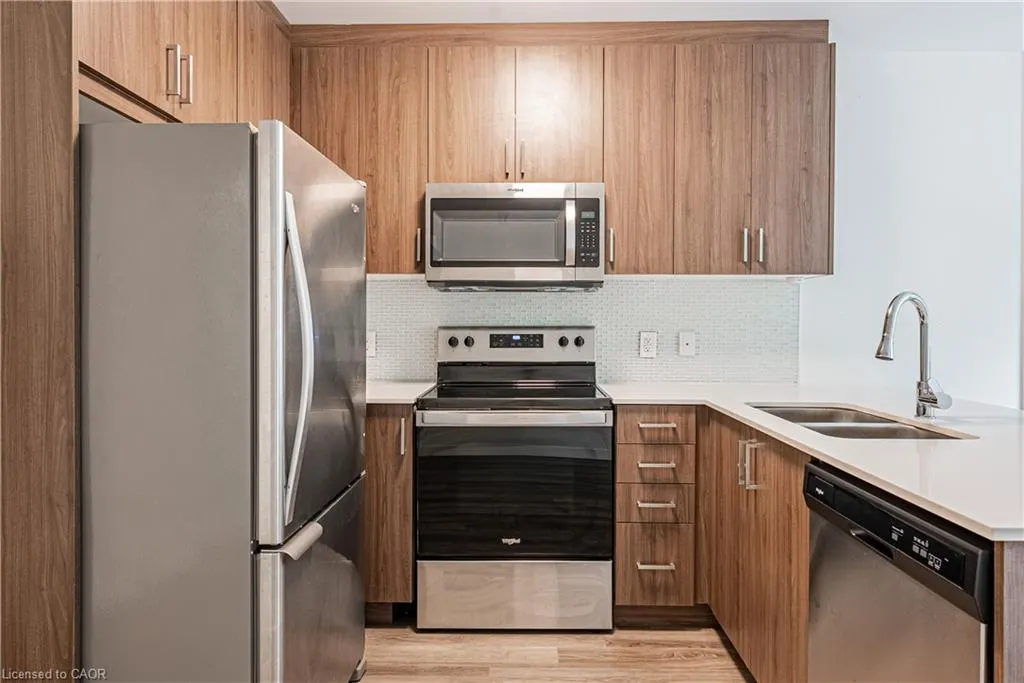 479 Charlton Avenue E, #209