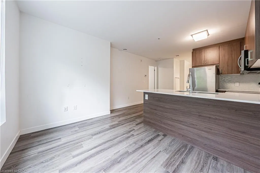 479 Charlton Avenue E, #209