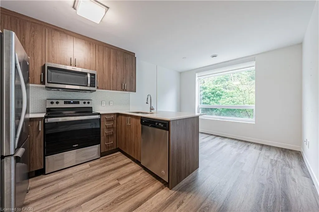 479 Charlton Avenue E, #209