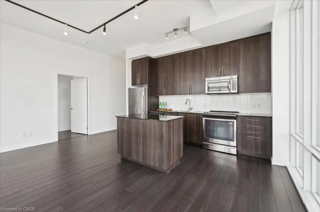 85 Duke Street W, #1702