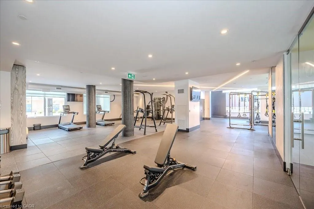 85 Duke Street W, #1702