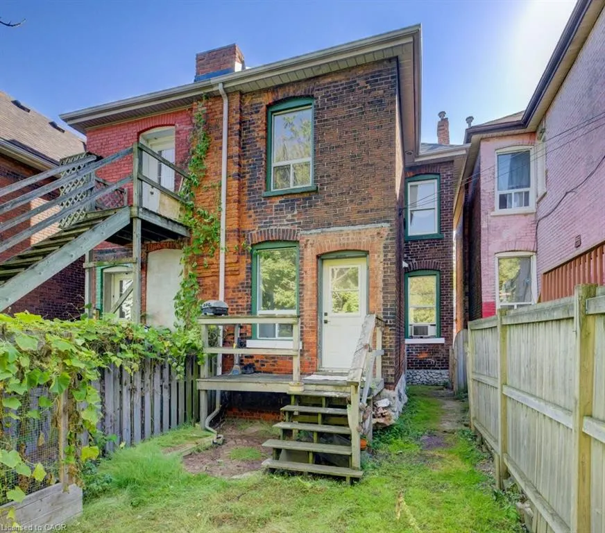 297 Bay Street N