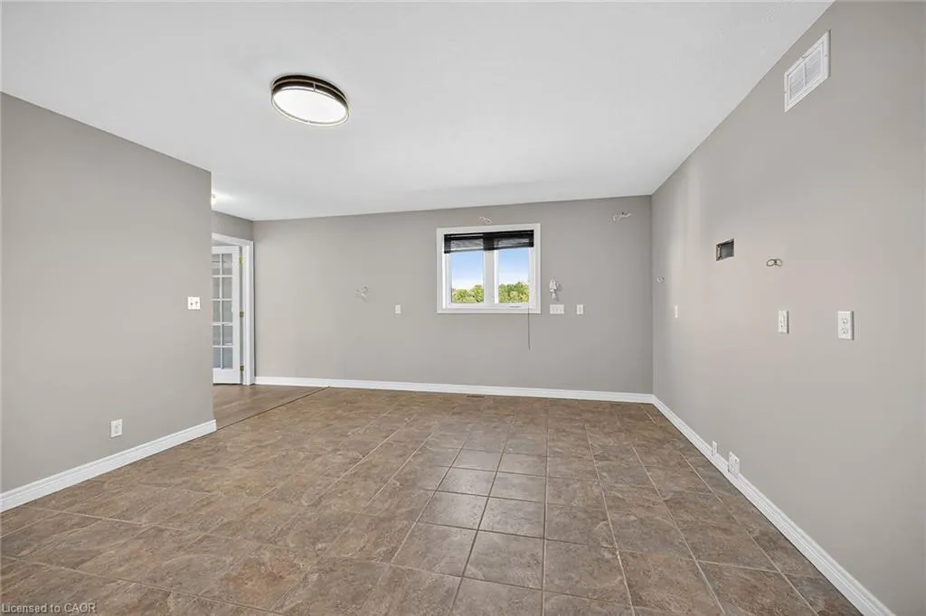 665 Concession 8 Road