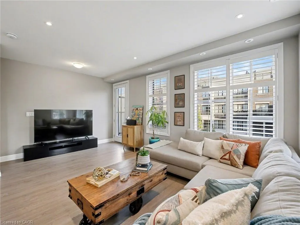 657 Cricklewood Drive, #532