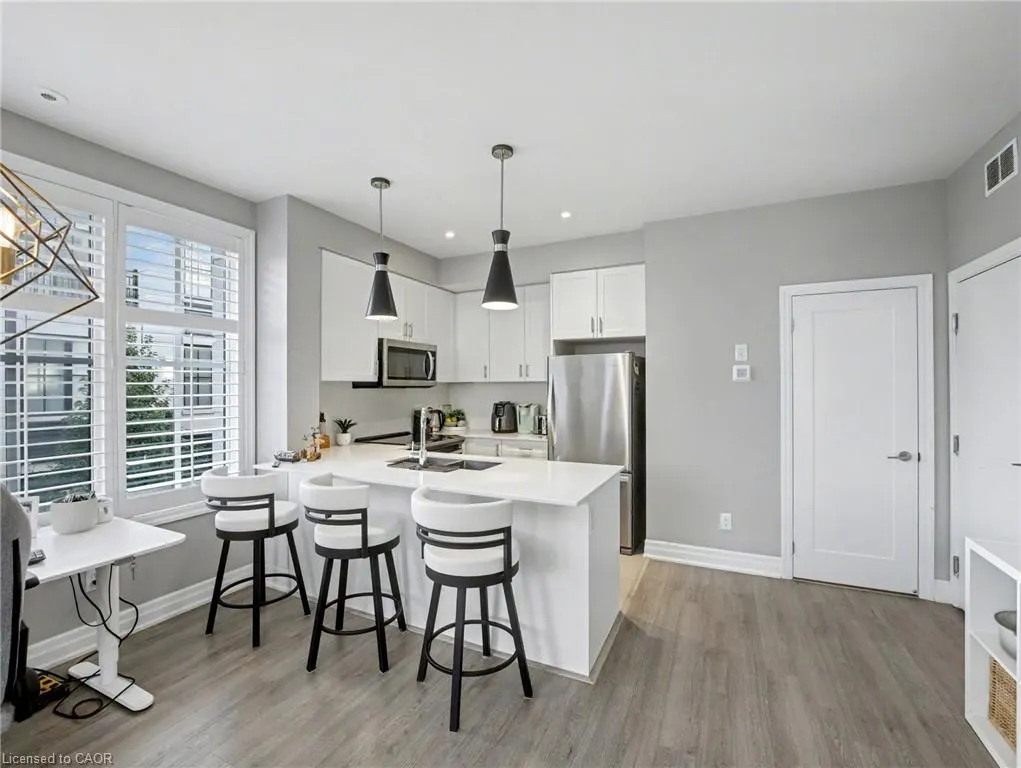 657 Cricklewood Drive, #532