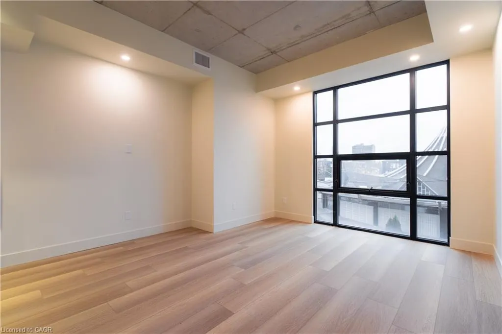 24 Augusta Street, #307