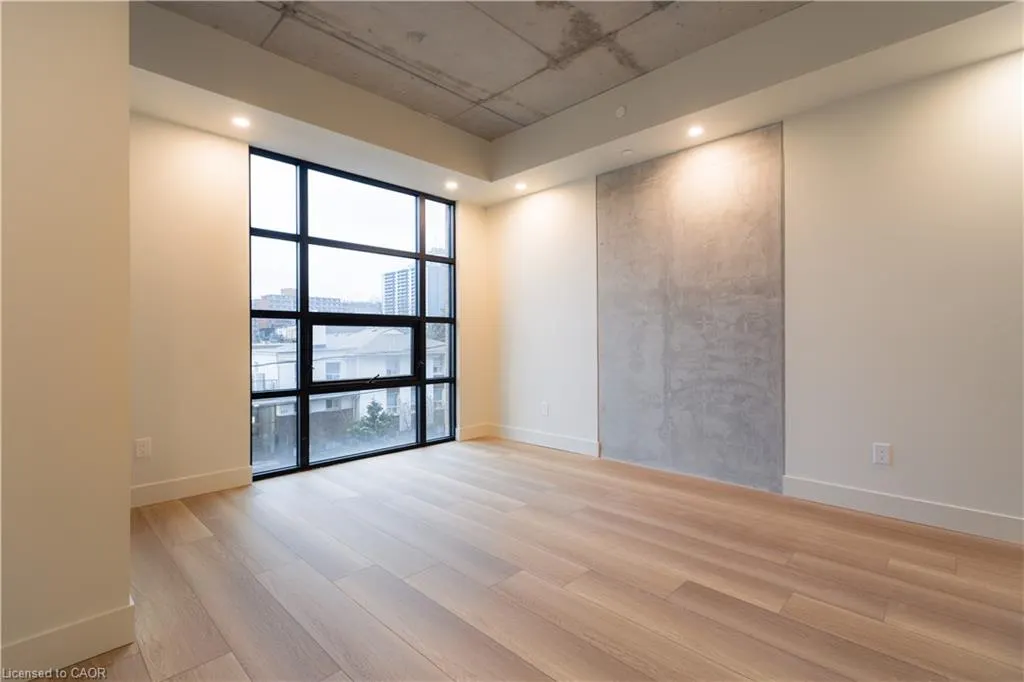 24 Augusta Street, #307