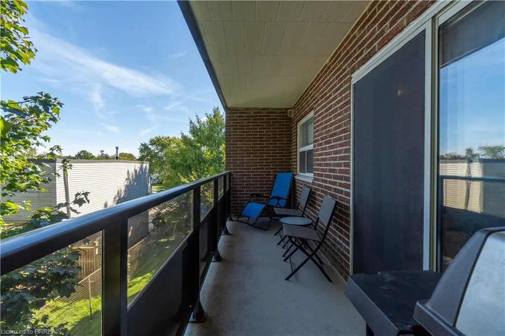 648 Grey Street, #305