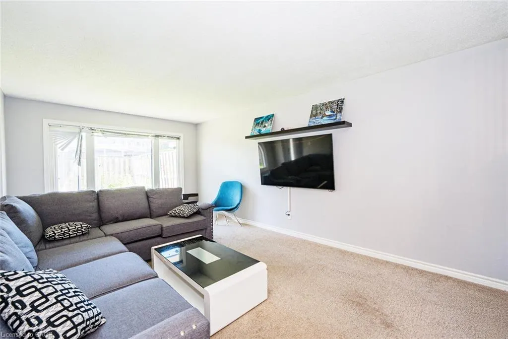 14 Williamsburg Road, #38