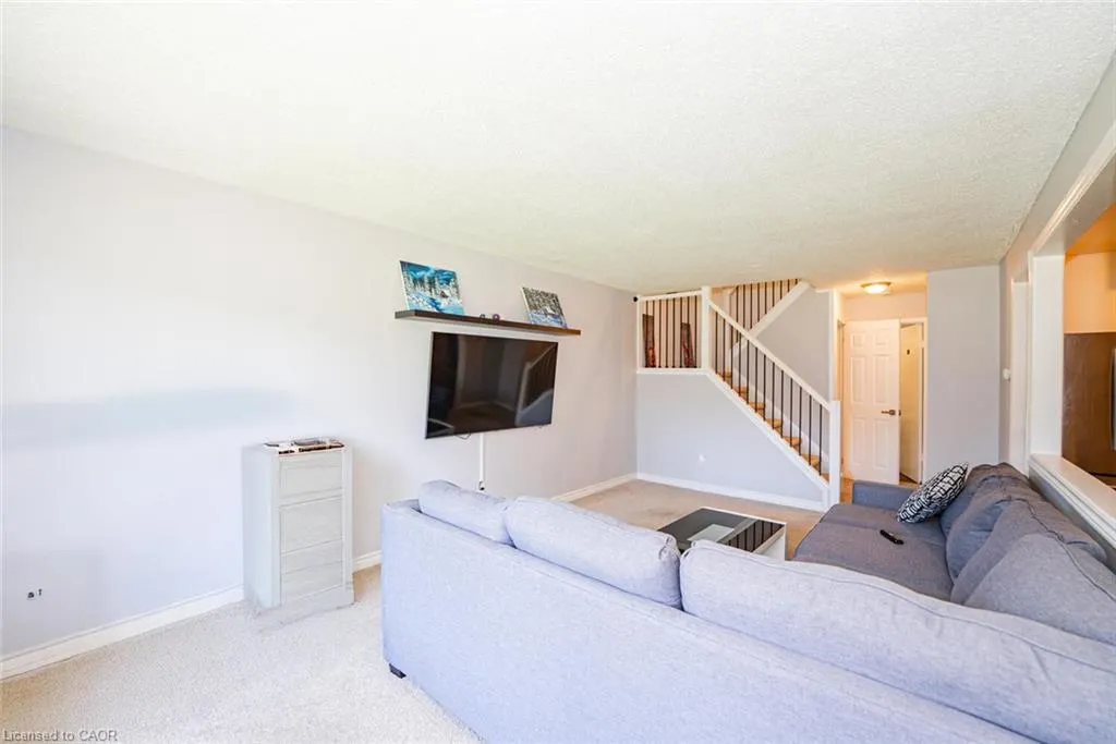 14 Williamsburg Road, #38