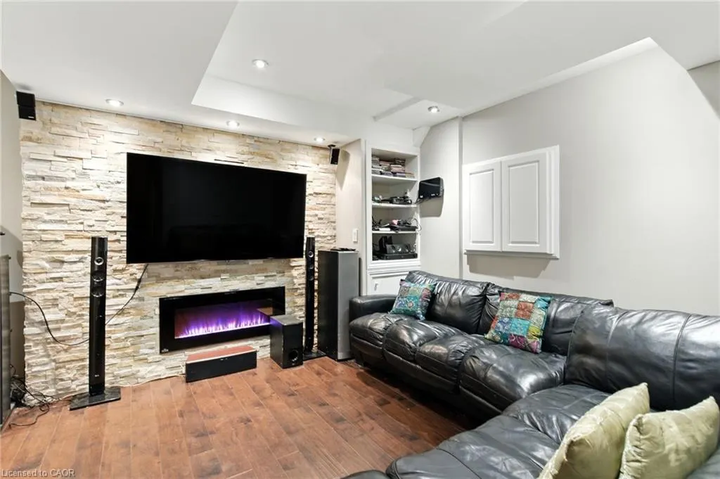 5566 Thorn Lane