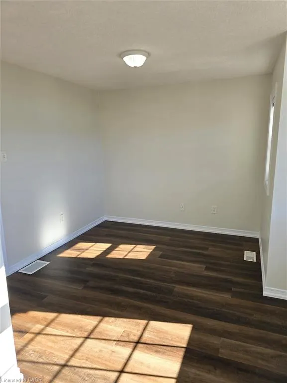 70 Dahlia Street