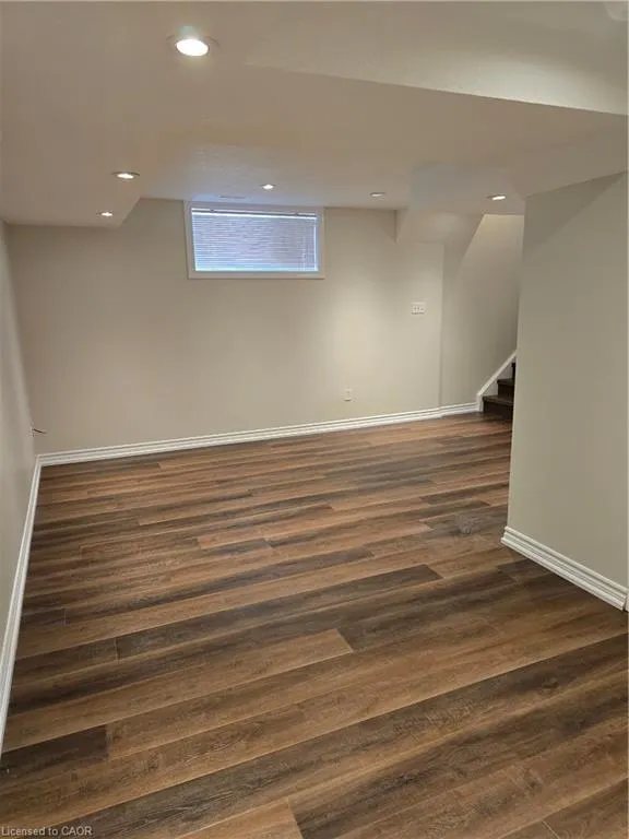 70 Dahlia Street