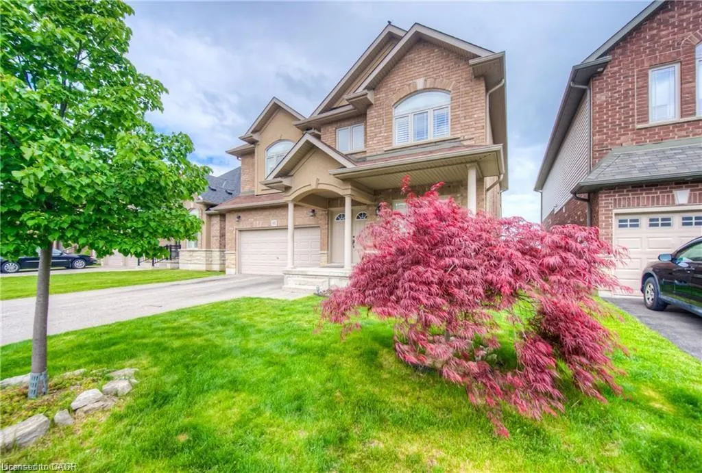 83 Boulder Crescent