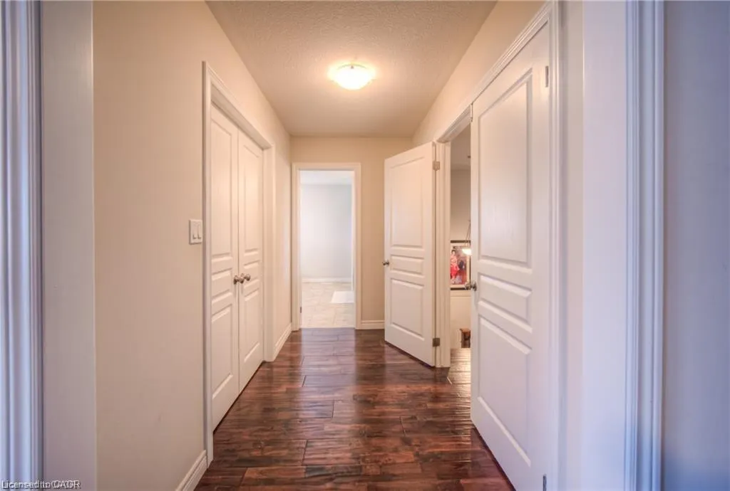 83 Boulder Crescent