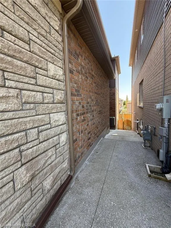 28 Rowley Street