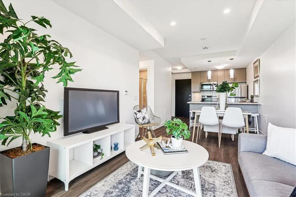 2750 King Street E, #508