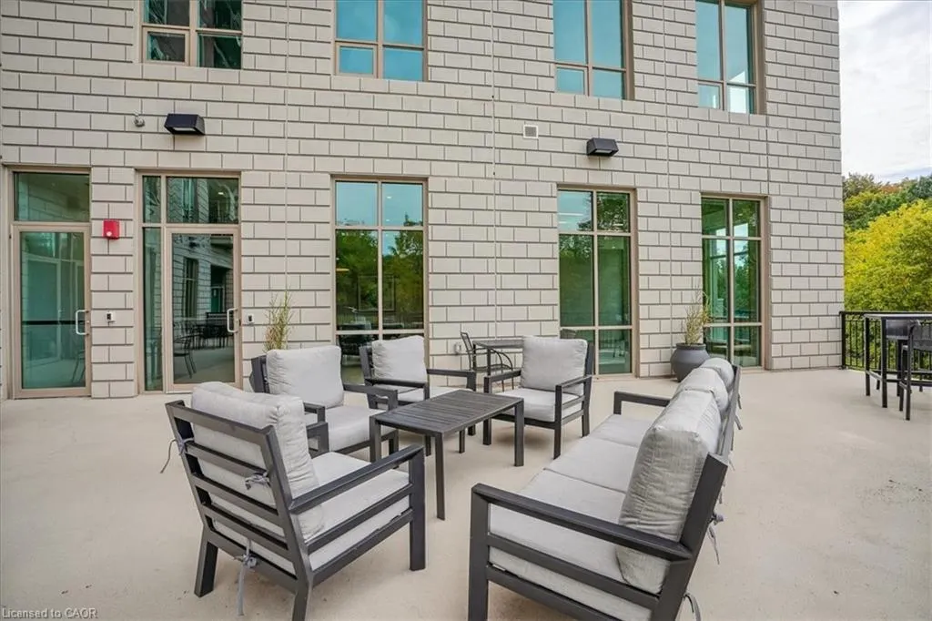 2750 King Street E, #508