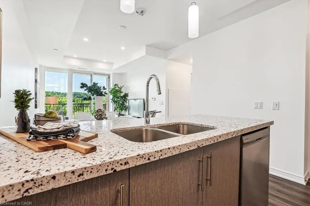 2750 King Street E, #508