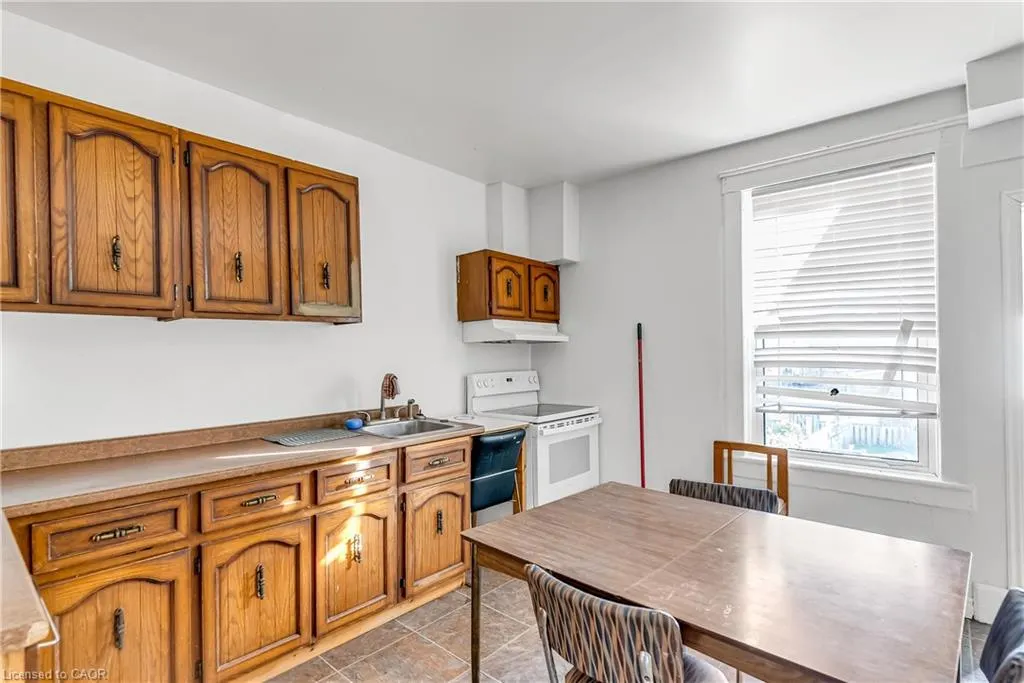 1304 -1306 King Street E