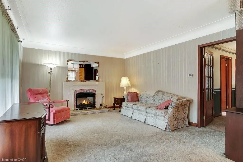 74 Ballantyne Avenue