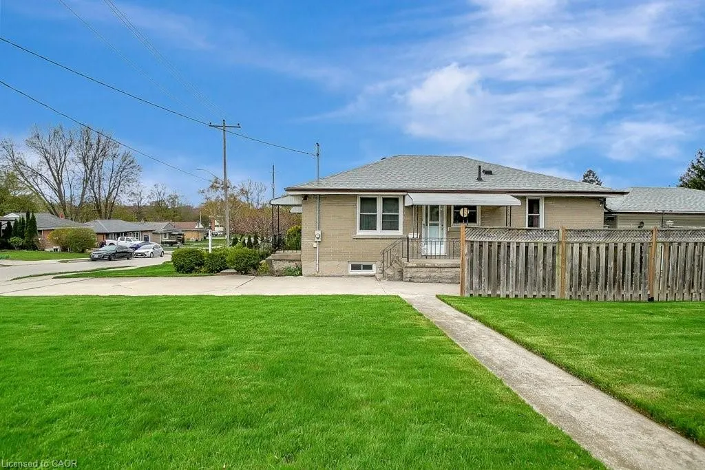 74 Ballantyne Avenue