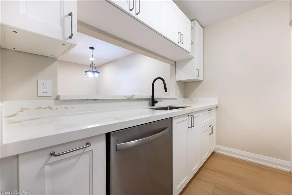 1450 Glen Abbey Gate, #722