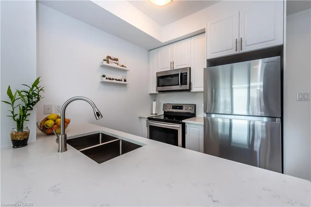 125 Shoreview Place, #539