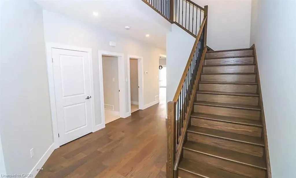 3742 Somerston Crescent Crescent
