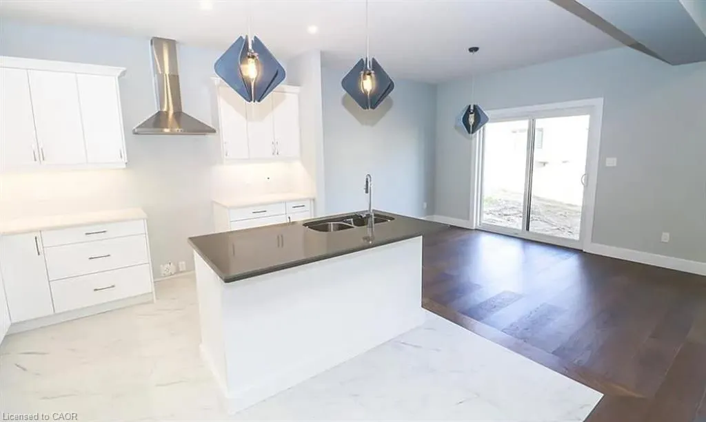 3742 Somerston Crescent Crescent