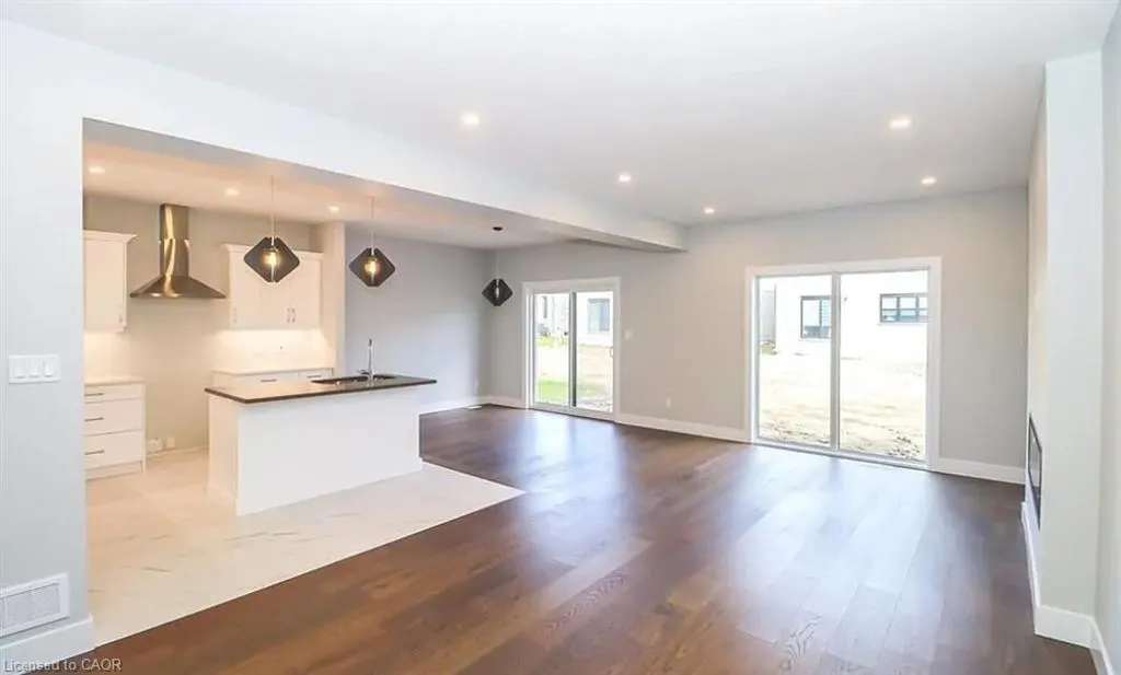3742 Somerston Crescent Crescent