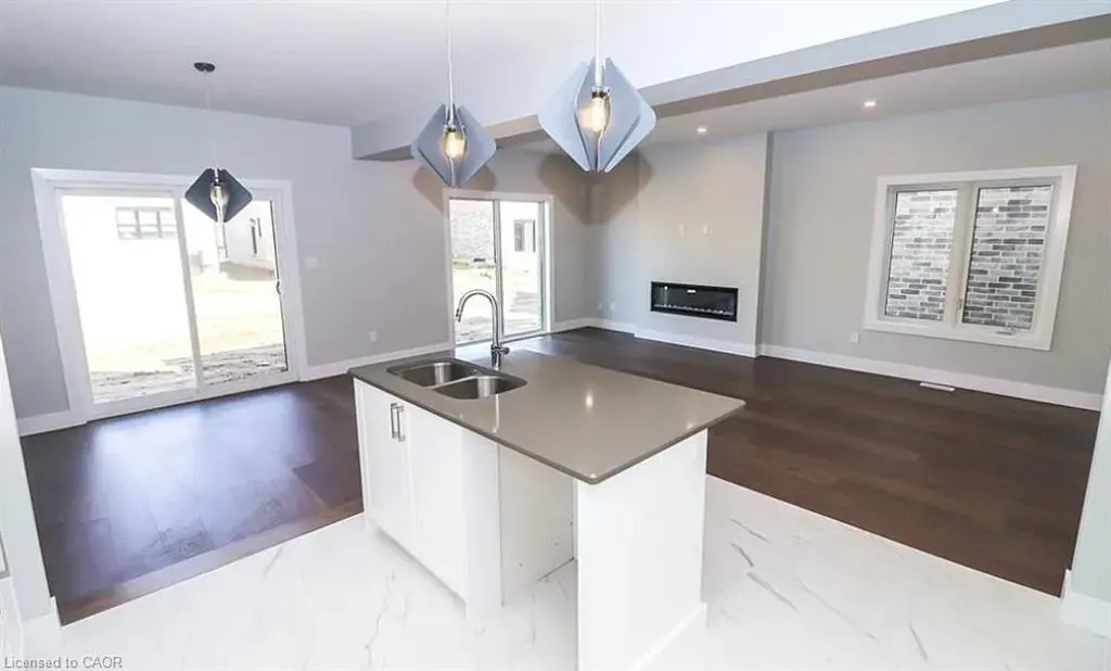 3742 Somerston Crescent Crescent