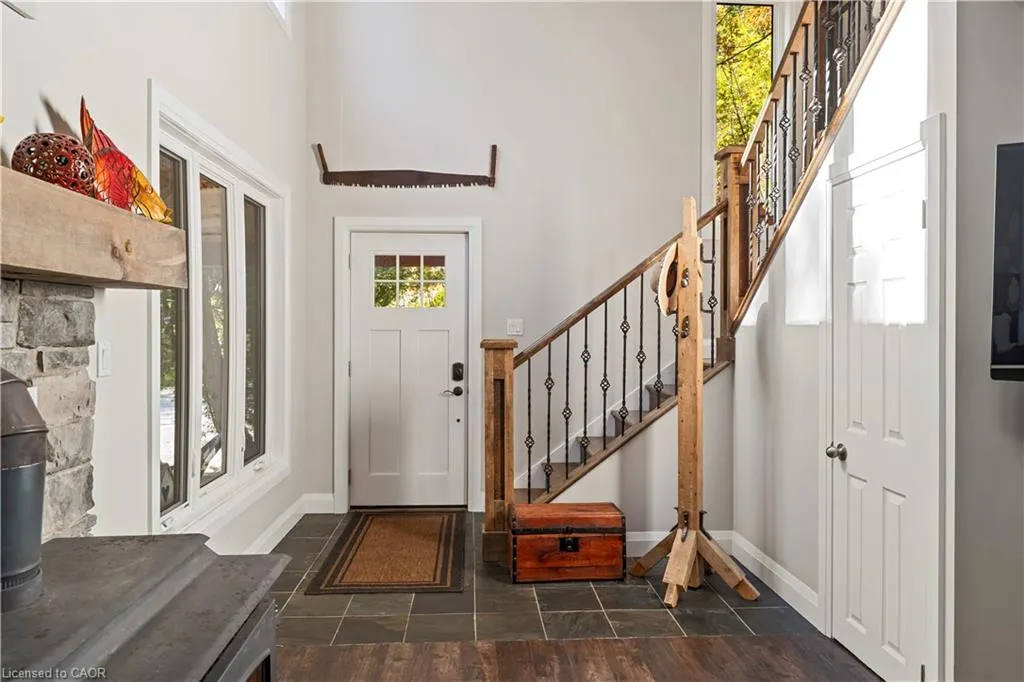8 15th Avenue