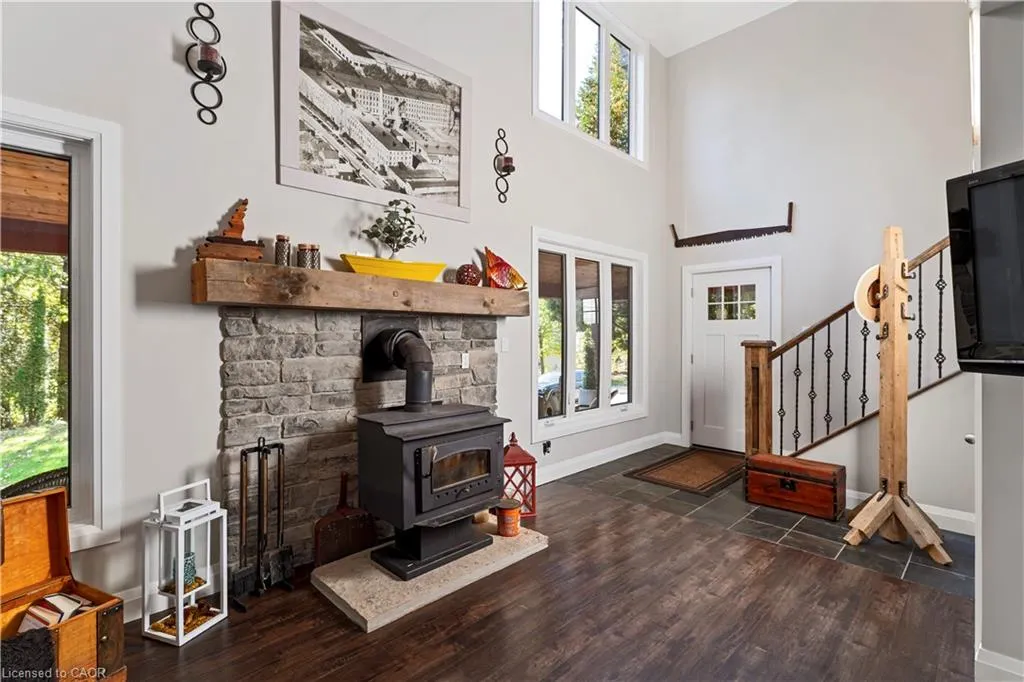 8 15th Avenue