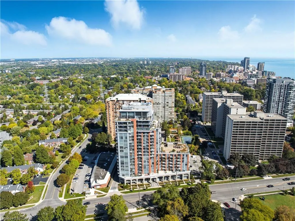 551 Maple Avenue, #1407