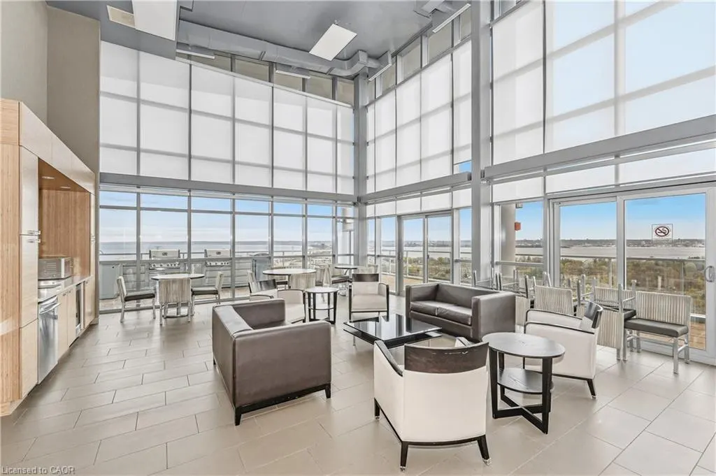 551 Maple Avenue, #1407