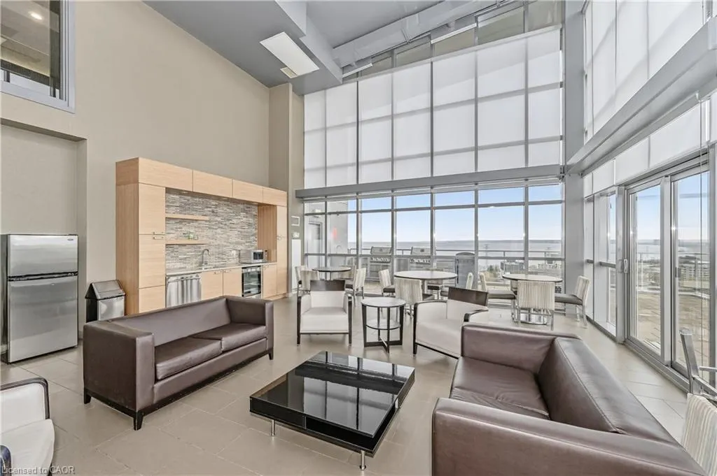 551 Maple Avenue, #1407